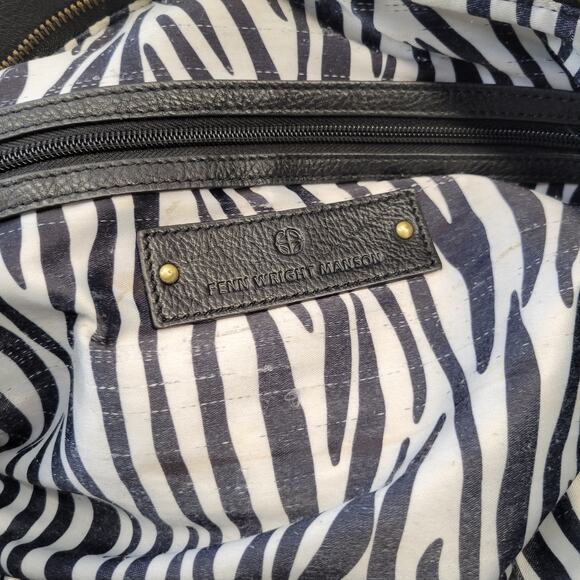 Fenn Wright Manson Large Black Leather Hobo with Bronze Hardware - Picture 7 of 13